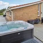 Gorgeous In With Sauna Hébergement de vacances Blåvand